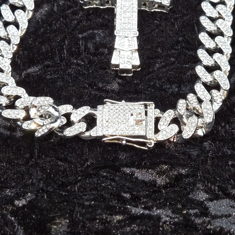 Big Boss Bling SILVER CZ Encrusted Cross Pendant And Necklace 26"×.5"....25234 - Picture 7 of 8